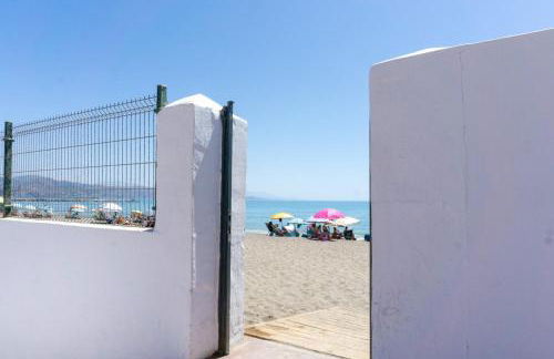 Acogedora casa junto al mar ,cerca del centro urbano - Photo 1