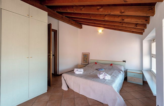 Bruno House Lakeview & Shared Pool - Photo 3