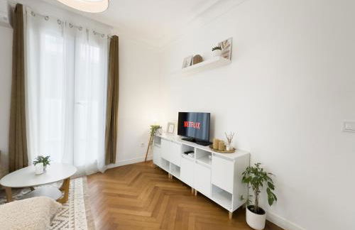 Central Studio - Bright & Modern - Private Terrace - AirCon - Near Train & Beach - Foto 29
