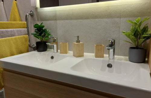 Casa de Dinca, 2 bedroom, big balcony, free parking zone - Foto 25