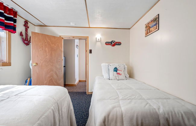 Beachfront Pet Friendly Sleeps 15 Bbq! - Photo 14