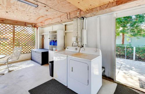 Coastal Oasis with Shared Pool, 2 Mi to Beach! - Foto 20