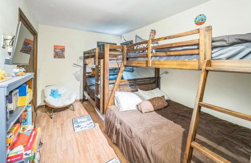 Charming Porter House in the heart of the Poconos chalet - Foto 18