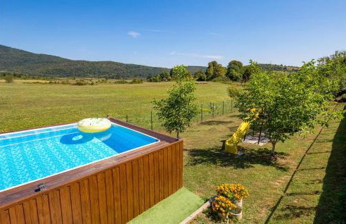 2 Bedroom Beautiful Home In Plaski - Photo 11