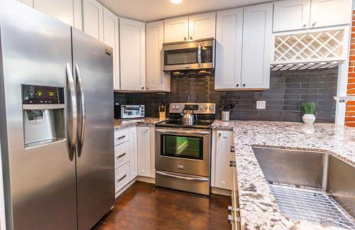 Gaslamp 2BR Upscale Queen Beds with Smart TV - Foto 10