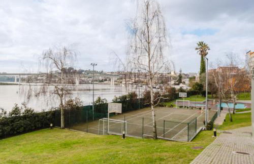 Elegant Riverfront Flat | Pool & Sports by Host Wise - Foto 52