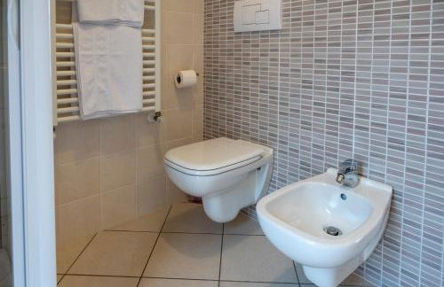 Italian vacation Homes - Iseo Lake Vista Retreat - Photo 45