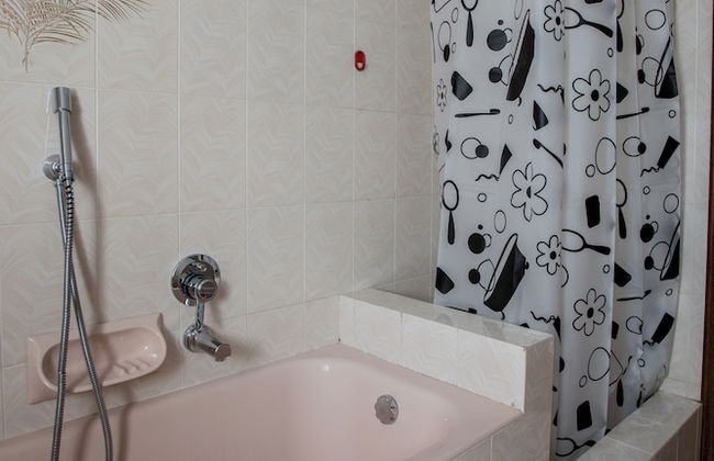 Spacious Villa Over two Floors, Amazing View and Private Garden for 9 Guests - Photo 22