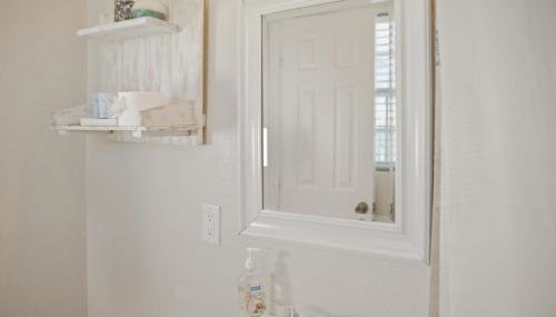 Prime Location Gateway with Pool & Patios, Near Beaches, Groceries and Restaurants - Foto 5, towels, Shower
