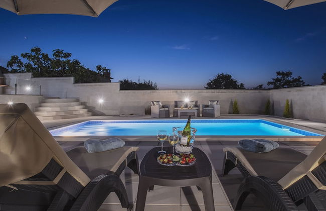 Detached House With Private Pool Near the Coast - Foto 29