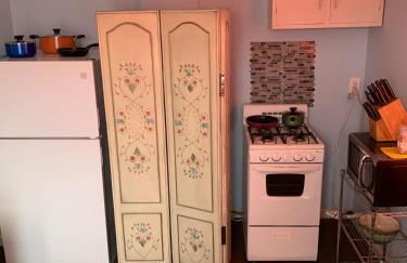 Break Side Studio #5 apts - Photo 8