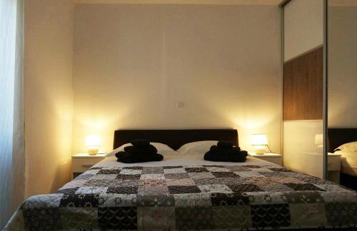 Apartment Joia near Bačvice Beach with Balcony & Parking - Foto 9