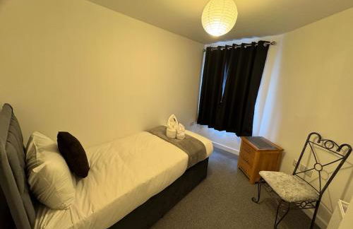 4 Town centre, Free off road parking, entire flat - Foto 8