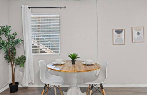 Cozy Modern Oasis near UT - Photo 5