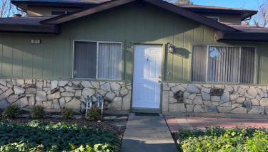 UC Davis Cozy Townhome Stay - Foto 5, Garden view