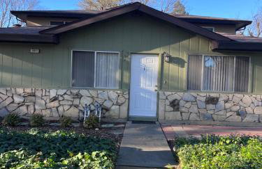 UC Davis Cozy Townhome Stay - Foto 5