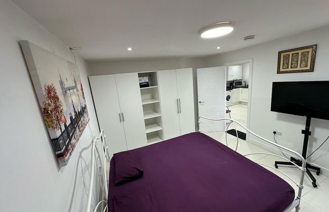 Separate One Bedroom Large Apartment in Slough - Foto 3