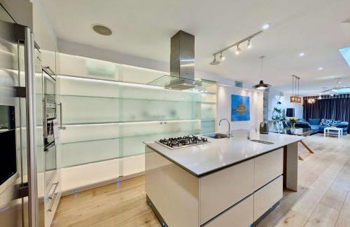 Stunning 4 Bedroom House in Old Windsor Perfect for Families & Groups - Foto 5