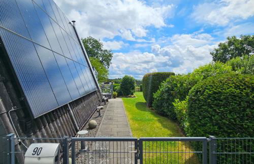 Wohlfühloase in der Eifel mit Weitblick in die Natur, Seenähe, Poolnutzung, Minigolf, Tennis und vieles mehr - Photo 15