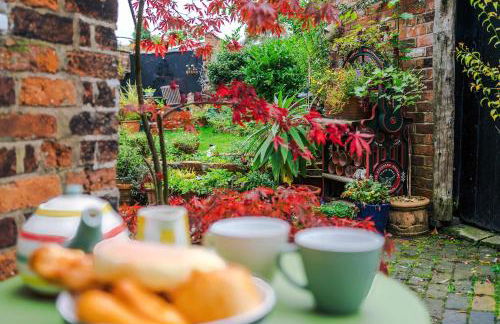 Beautiful Cozy Cottage in Sandbach by 53 Degrees Property, Sleeps 4 with FREE Parking - Photo 29