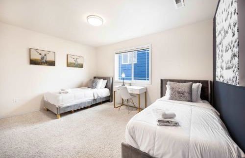 Stylish 3BR Home EV Outlet Near Light Rail - Foto 28