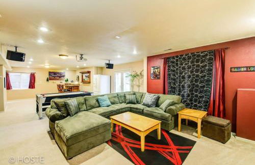 *H* 5BR Home Getaway w/HOT TUB ** - Foto 26