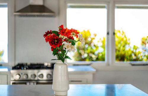 Blue Water View Condo in Prime Coastal Locale - Foto 16