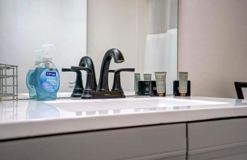 Pets Ok with Free parking and Dishwasher on Willy Street - Photo 17