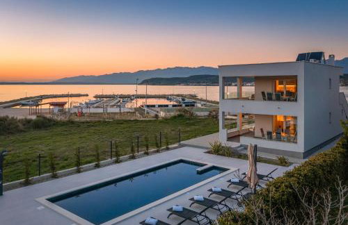 Villa Sunset Bay - amazing view and large heated pool - Foto 1
