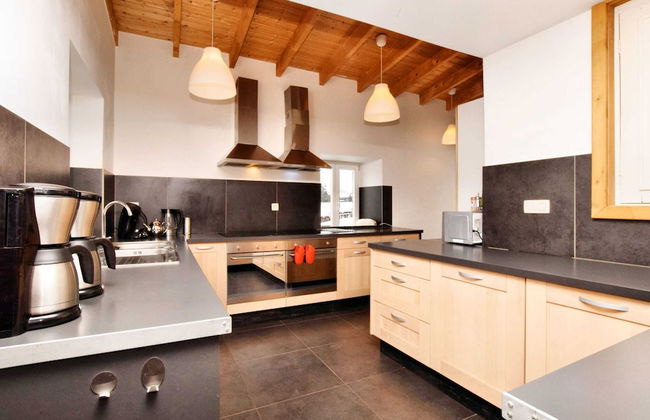 Holiday Home Ideal for Groups - Photo 16