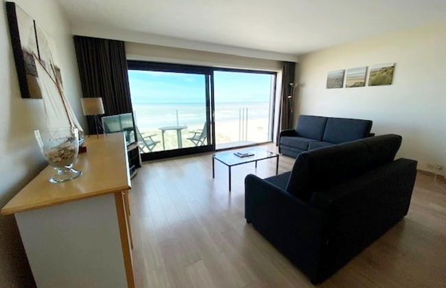 Couple Stay Near Beaches - Photo 10