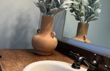 Sedona Uptown Gem!Large yard w grass and shade trees! Views!! NEW! BARREL SAUNA!!! Close to trails, walk to Uptown Sedona, restaurants and shopping - Foto 68