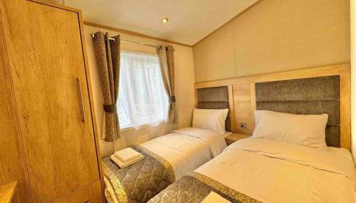 Glenmoor Lodge - Photo 3