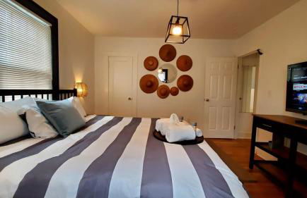 The Blue Sapphire 2BR 2 King beds & ample backyard - Foto 34