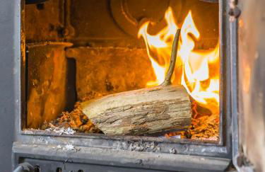 3 Bedroom Country Cottage with Private Garden - Photo 10