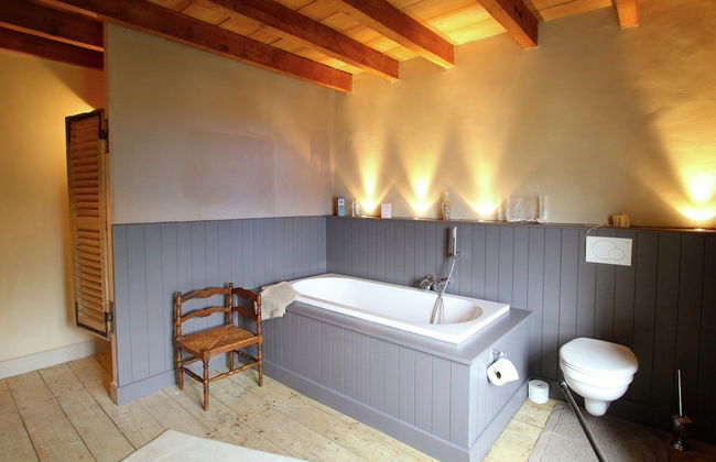 Unique Holiday Home in Virton with Hot Tub - Foto 23