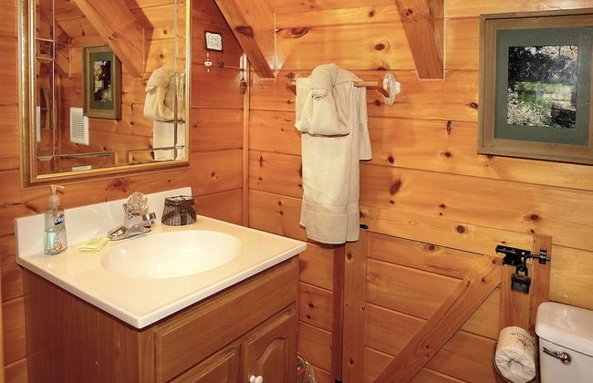 A Bit of Heaven - 2 Bedrooms, 2 Baths, Sleeps 8 Cabin by RedAwning - Foto 12