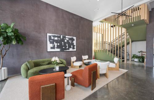 East Nash Condo for 4 with Public Rooftop Near DT - Foto 3