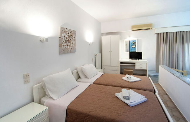 Sofia Studios - Photo 23