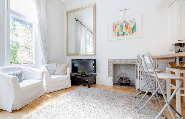 Philbeach Balcony- 2bed flat in Earls Ct - Photo 13