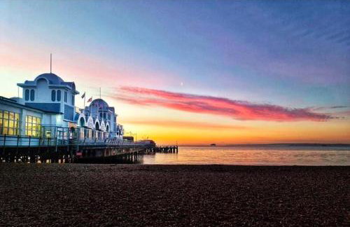 Cozy Snug 1-Bedroom Apartment in Central Southsea with Parking - Foto 13