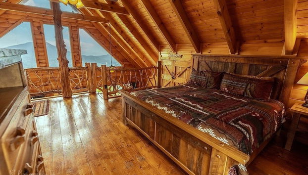 Graceful Awestruck Perfect Mountain Views with Pool Access by RedAwning - Foto 4, Habitación