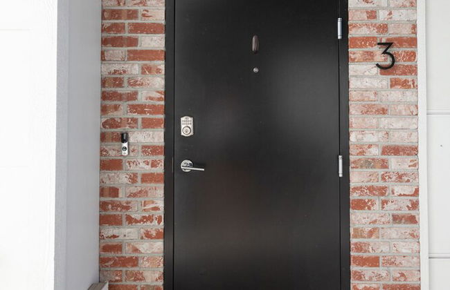 DT 3-lvl Townhouse w Rooftop Patio - Photo 56