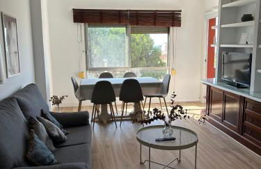 Frente al puerto y junto a la playa del Arenal - Foto 7