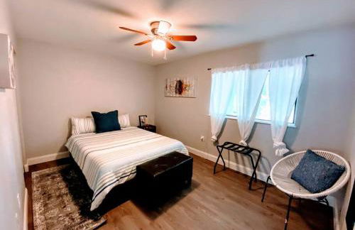 Cute downtown home by Depot Park - Foto 27