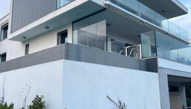 Modern Villa with Sea & River View Pool and Gym. - Foto 2