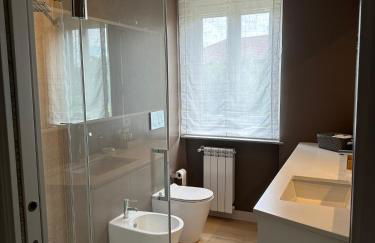 The Captain Apartments Marina next to Verbella Leonardo Academy MXP - Photo 12