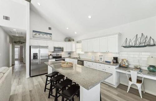 Beachfront Views with 3 bedrooms and 2 bathrooms - Foto 41