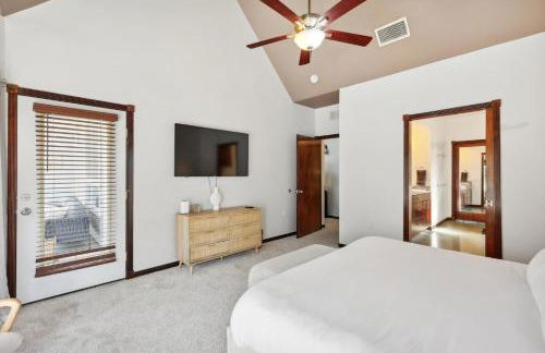 The Perfect Holiday Getaway 5BR 4BA with Pool and Hot Tub - Photo 18