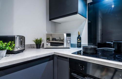 Great Location 2 Bedroom House in Nottingham, Private Garden, Fast Wi-Fi and Free Parking - Photo 69